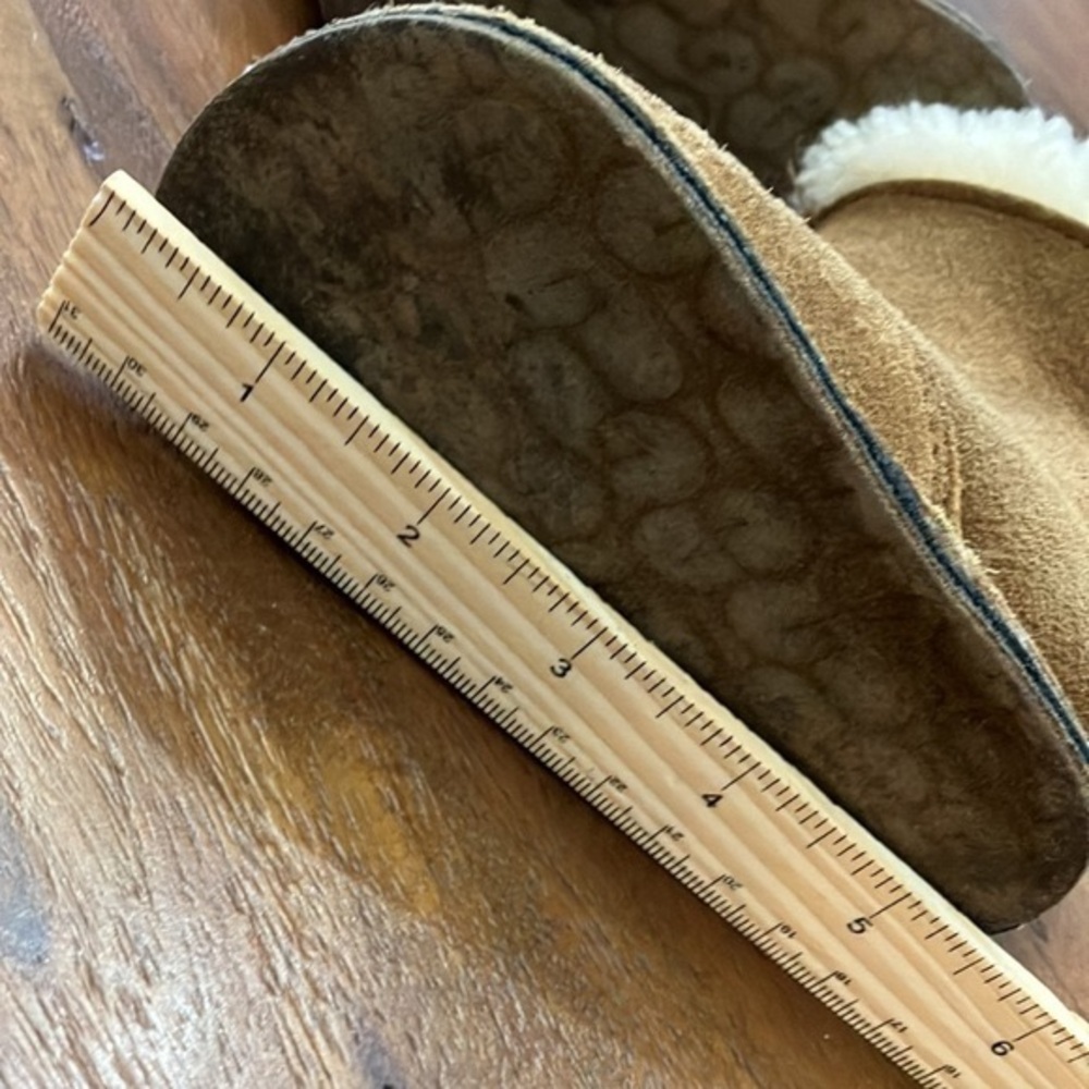 Uggs australia baby boots. Genuine sheepskin leather brown cream liner.
